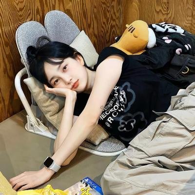 驼背人与舞女